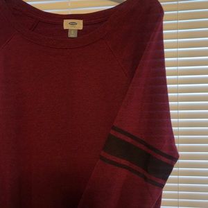 Maroon thin crew neck with striped sleeves!